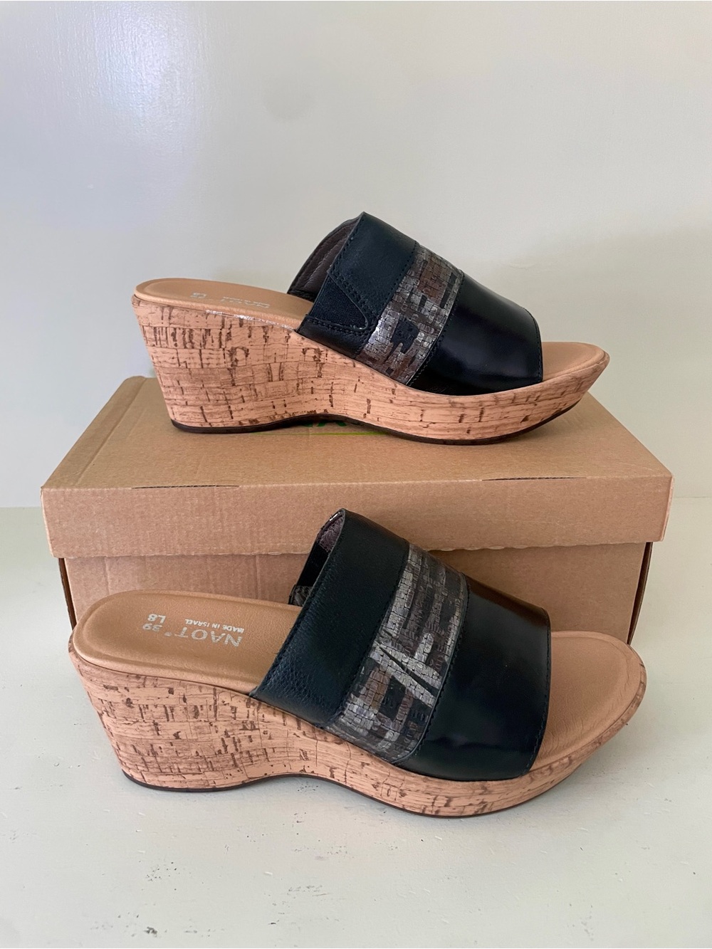 Naot Tiki Women's Wedge Shoe Black Mix Metal Onyx 39 Size 8 New in Box Cork